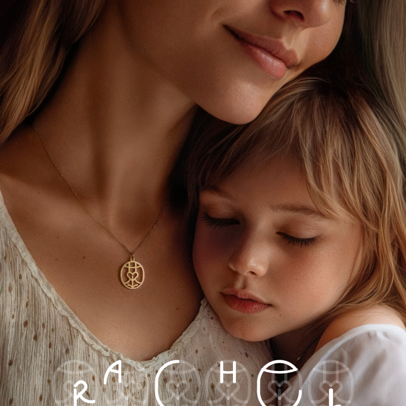 necklace_monogram_mom_model_3.png